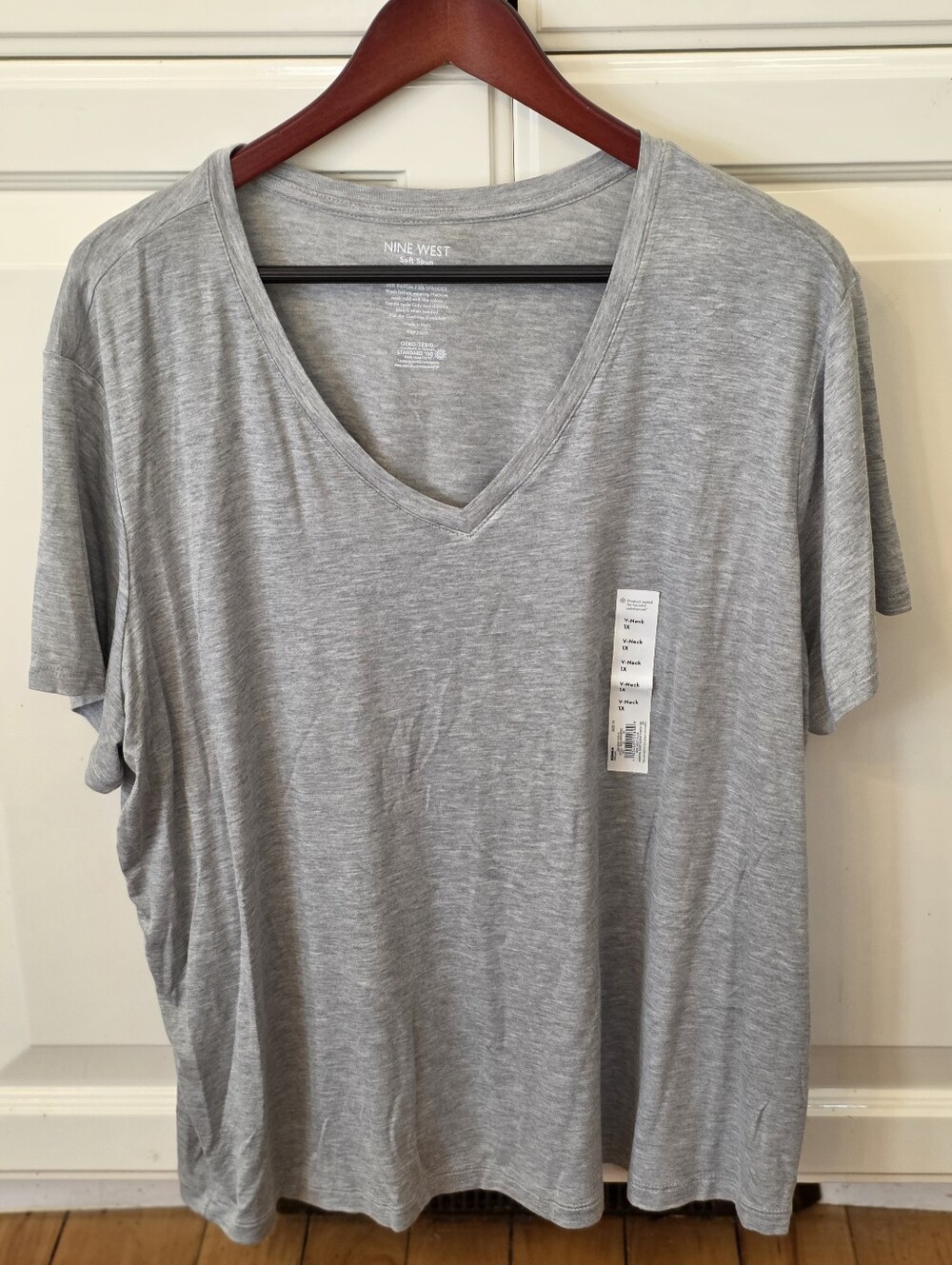 Nine West Heather Gray V-Neck Short Sleeve Tee